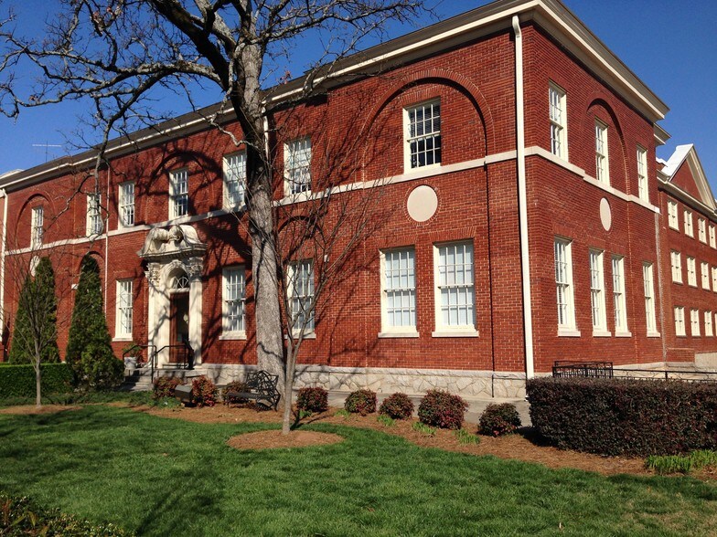 More Photos Of 675 Seminole Ave NE, Atlanta Office For Sale