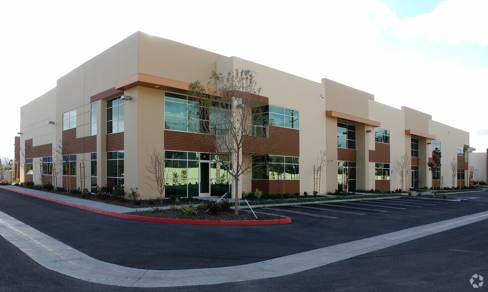 Primary Photo Of 791 Chambers Ln, Simi Valley Manufacturing For Lease