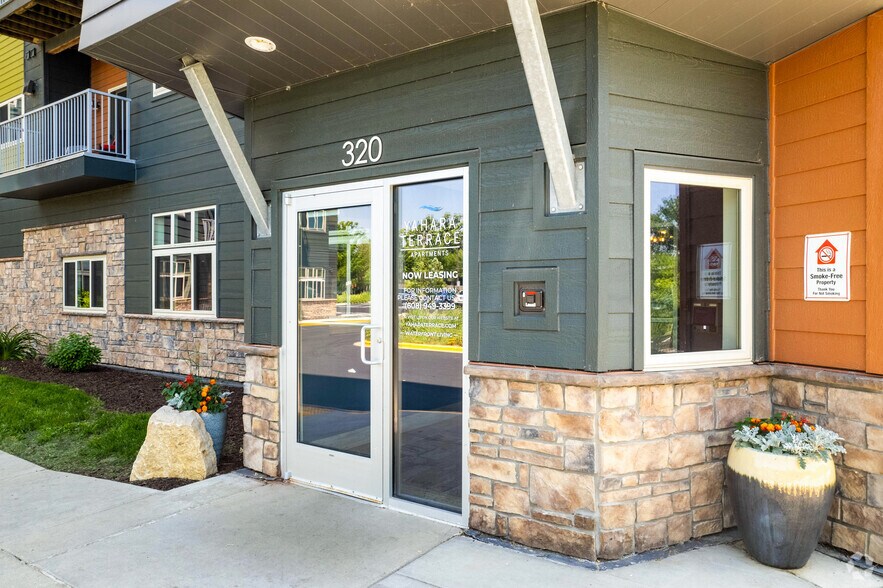 More Photos Of 320 W Broadway, Monona Apartments For Lease