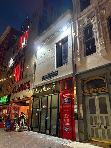 More Photos Of 312 Main St, Houston Restaurant For Lease