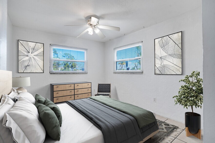 More Photos Of 1940-1942 Passaic Ave, Fort Myers Apartments For Sale