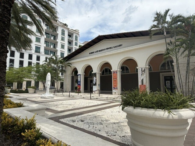 More Photos Of 290 Aragon Ave, Coral Gables Freestanding For Lease