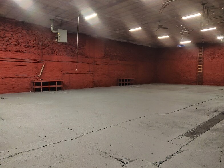 More Photos Of 188 Smith St, Poughkeepsie Service For Lease