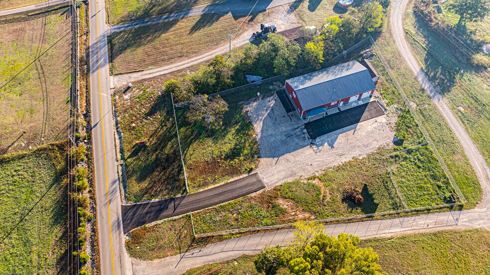 More Photos Of 923 Glen Lily Rd, Bowling Green Office For Sale