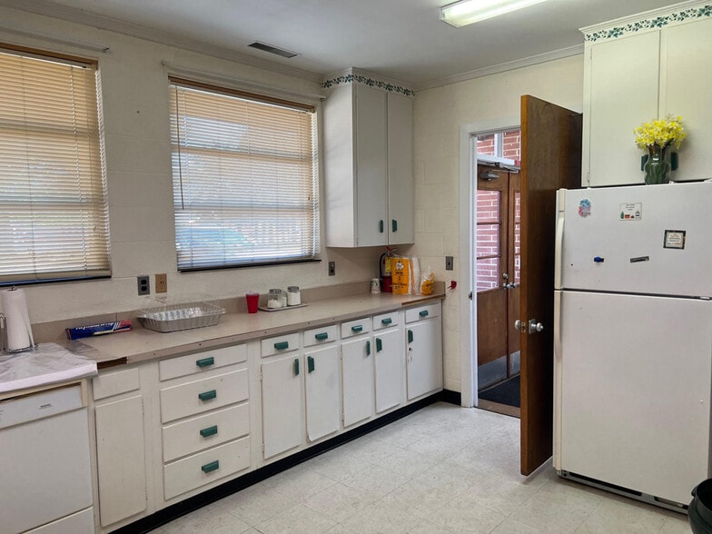 More Photos Of 2101 Carey Rd, Kinston Religious Facility For Sale