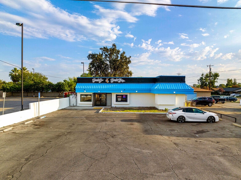 Primary Photo Of 9517 Rosedale Hwy, Bakersfield Freestanding For Sale