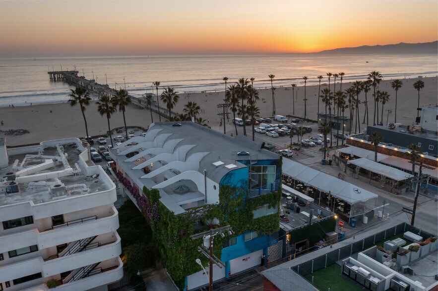 More Photos Of 3111 Ocean Front Walk, Marina Del Rey Apartments For Sale