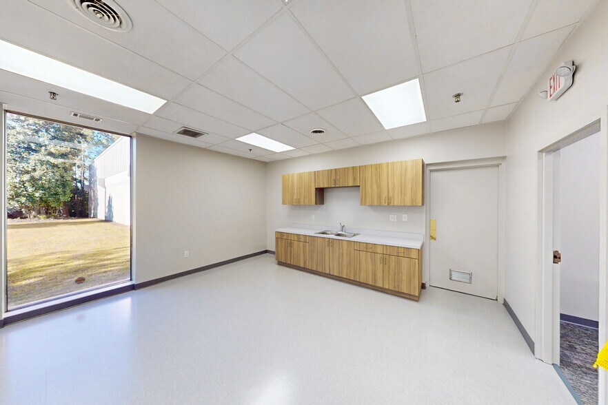 More Photos Of 5675 Bucknell Dr SW, Atlanta Distribution For Lease