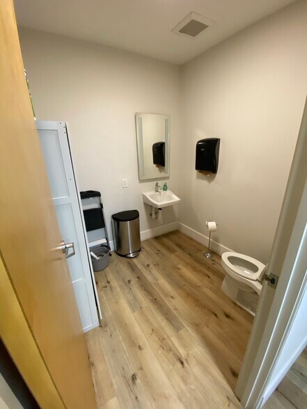 More Photos Of 3505 Cadillac Ave, Costa Mesa Office For Lease