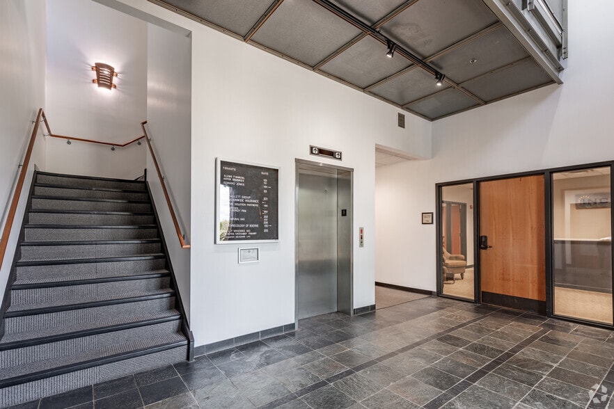 More Photos Of 1580 S Main St, Boerne Office For Sale