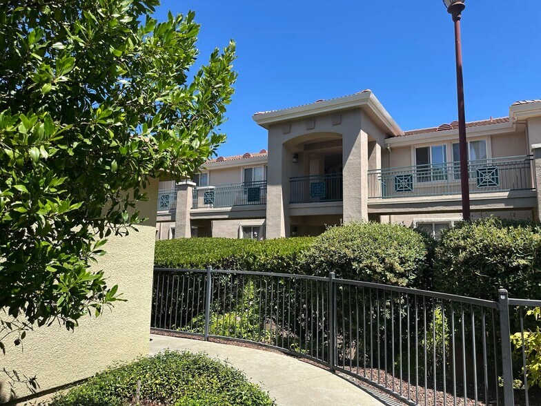 More Photos Of 1501 Secret Ravine Pkwy, Roseville Apartments For Sale