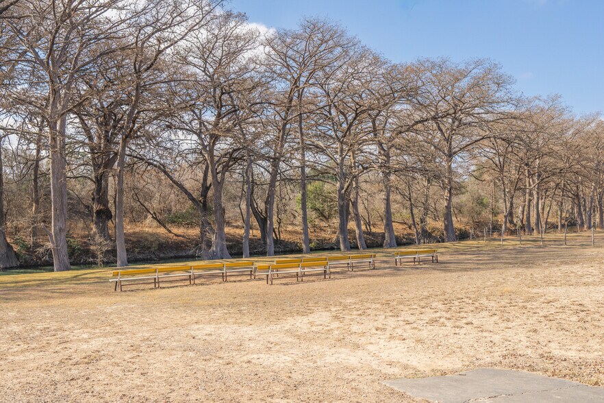 More Photos Of 1205 Main St, Bandera Restaurant For Lease