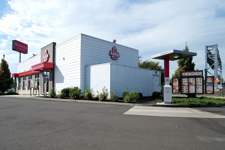 More Photos Of 2233 Biddle Rd, Medford Fast Food For Sale