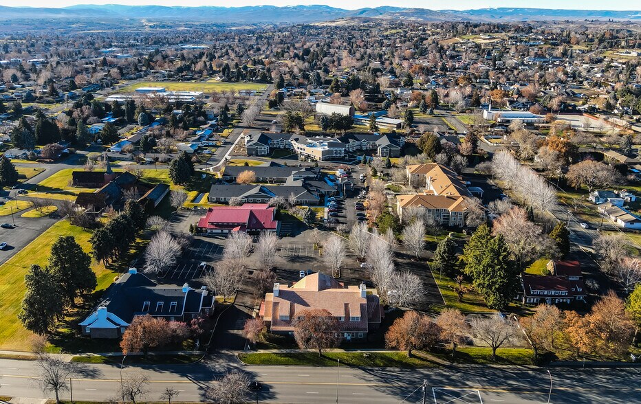More Photos Of 504 N 40th Ave, Yakima Medical For Sale