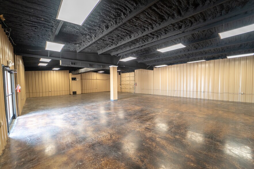 More Photos Of 6602 N Navarro St, Victoria General Retail For Sale
