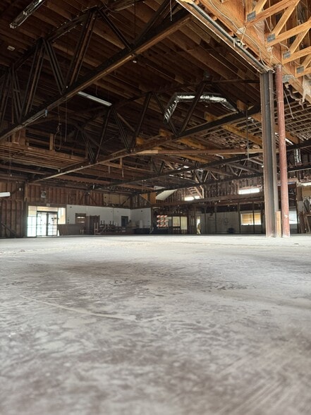 More Photos Of 1545 Monroe Tpke, Monroe Flex For Lease