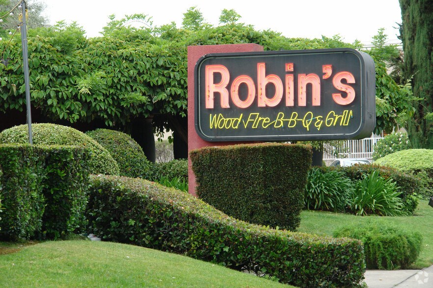 Primary Photo Of 395 N Rosemead Blvd, Pasadena General Retail For Lease