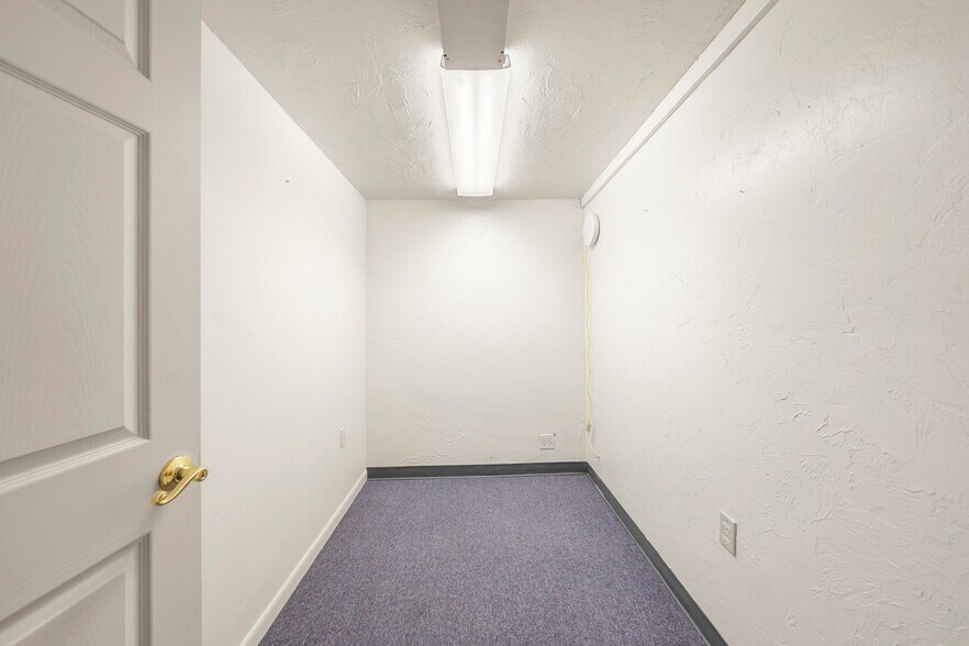 More Photos Of 143 S Main St, Phoenix Office For Sale