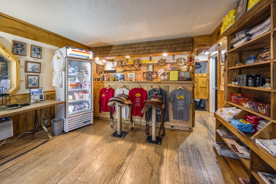 More Photos Of 166 S 400 E, Moab Hotel For Sale