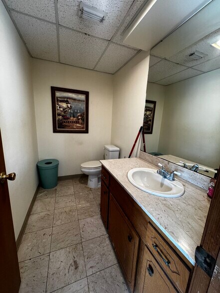 More Photos Of 300 Palm Dr, Corpus Christi Warehouse For Sale