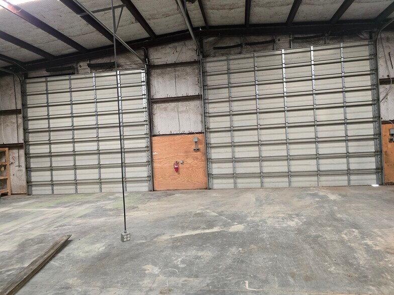 More Photos Of 15856 S Interstate 35, Bruceville Industrial For Lease