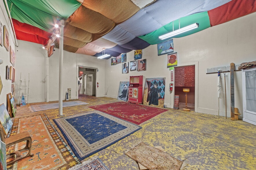 More Photos Of 115 N Queen St, Kinston General Retail For Sale