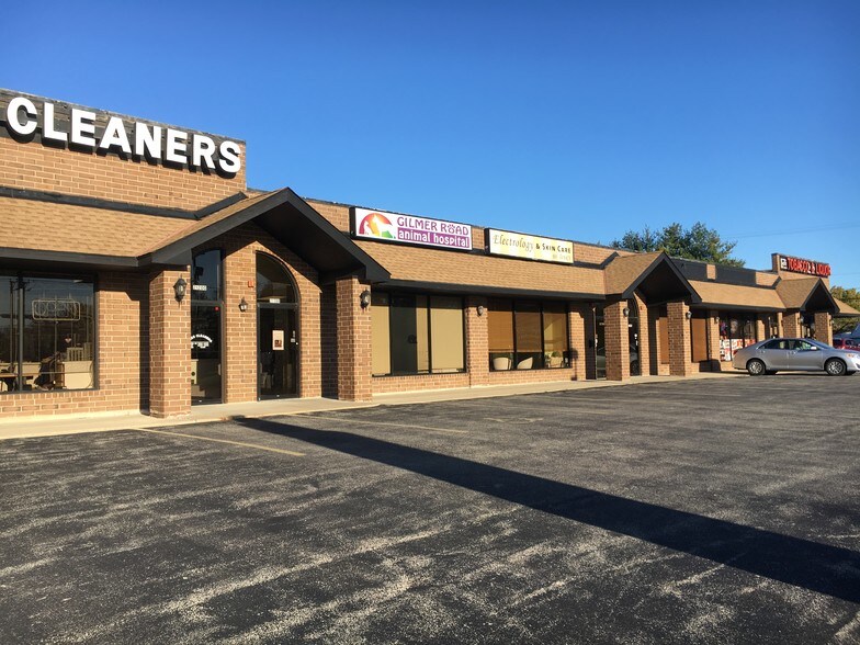 More Photos Of 21189-21200 Commercial Dr, Mundelein Unknown For Lease