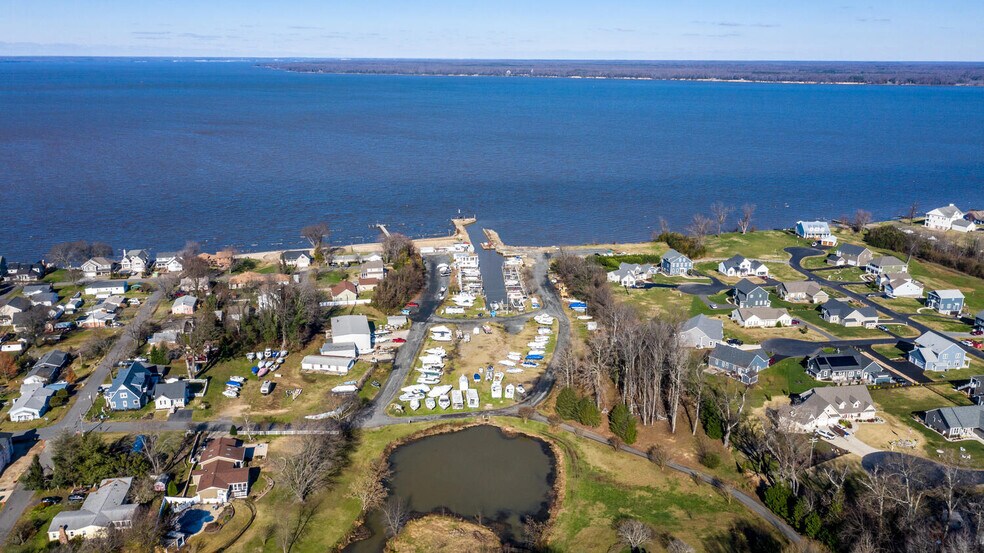 More Photos Of 6338 Riverview Dr, King George Marina For Sale