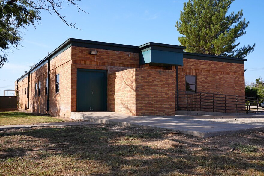 More Photos Of 707 S Gilbert Dr, Lubbock Loft Creative Space For Lease