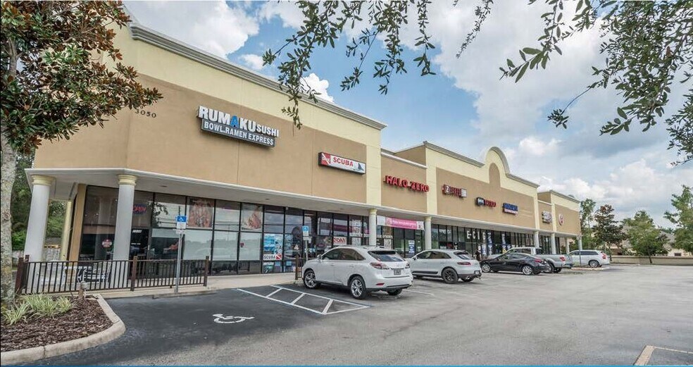 More Photos Of 3050 Alafaya Trl, Oviedo Freestanding For Lease