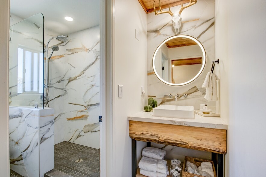 More Photos Of 13383 Sierra Way, Kernville Hotel For Sale