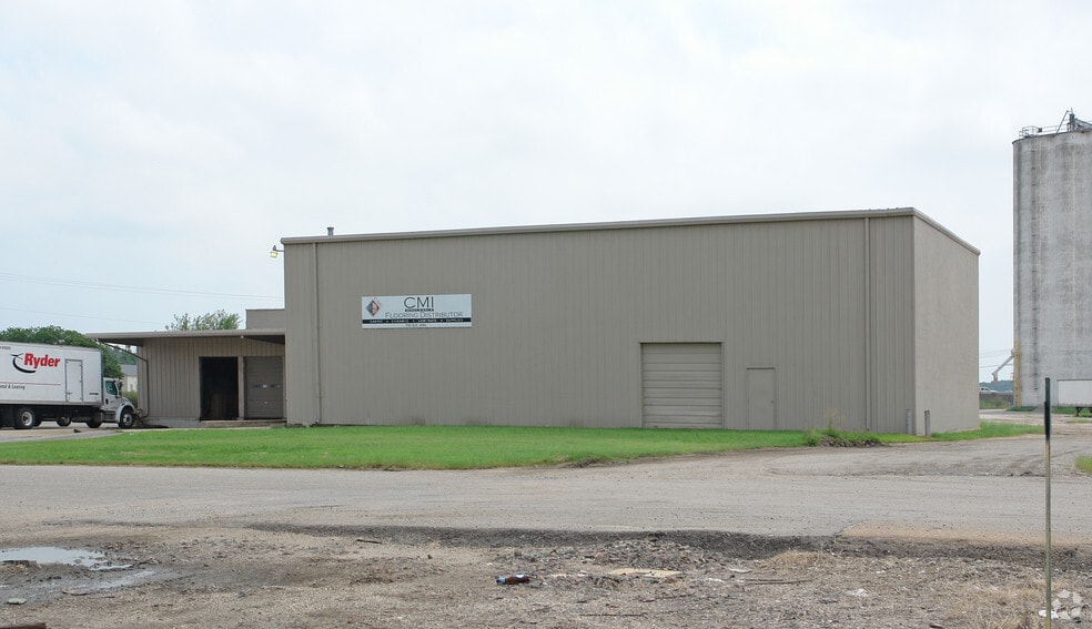 More Photos Of 713 SE 8th Ave, Topeka Warehouse For Sale