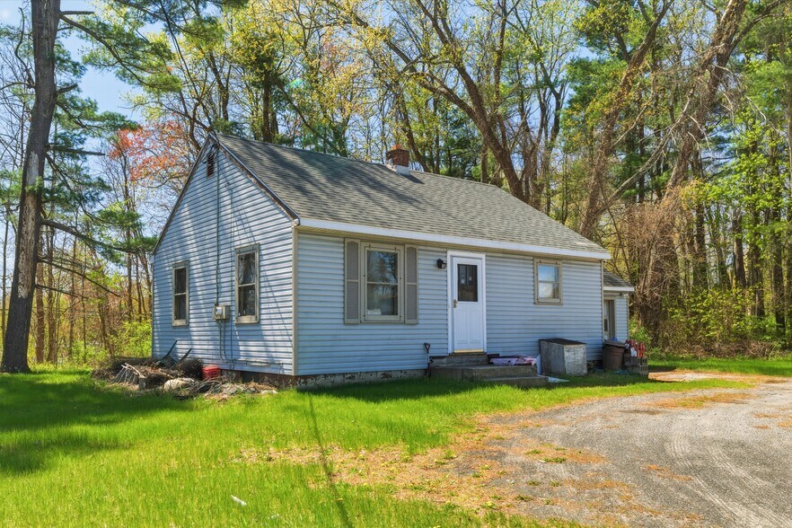 More Photos Of 458 NY-146, Clifton Park Freestanding For Sale