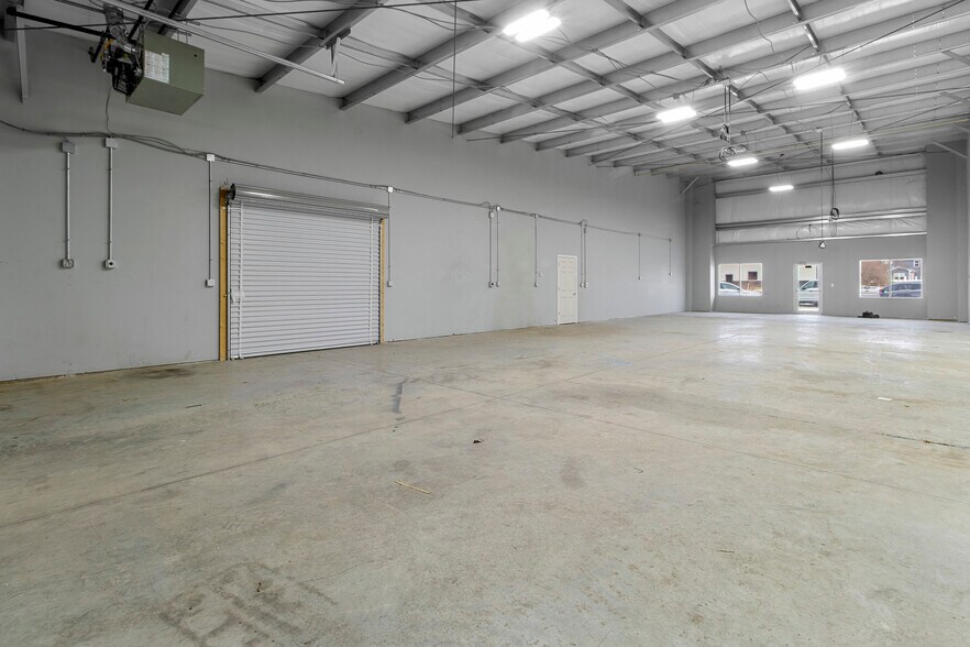 More Photos Of 1551 Amy Ln, Franklin Distribution For Lease
