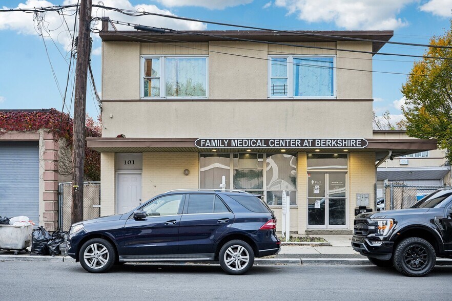 Primary Photo Of 99-105 Berkshire Ave, Paterson Office For Lease