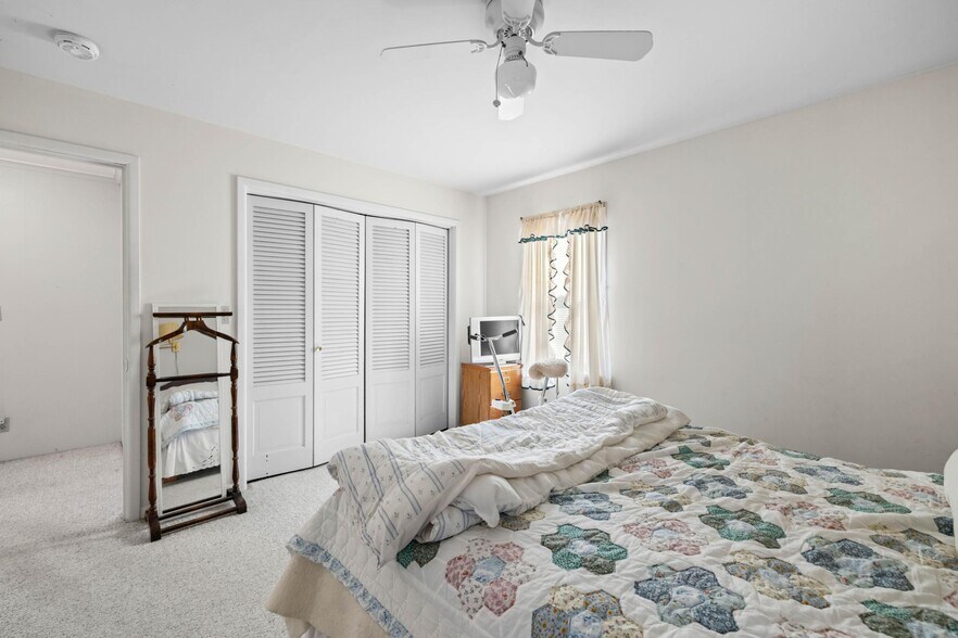 More Photos Of 1975 Seneca St, Buffalo Office For Sale