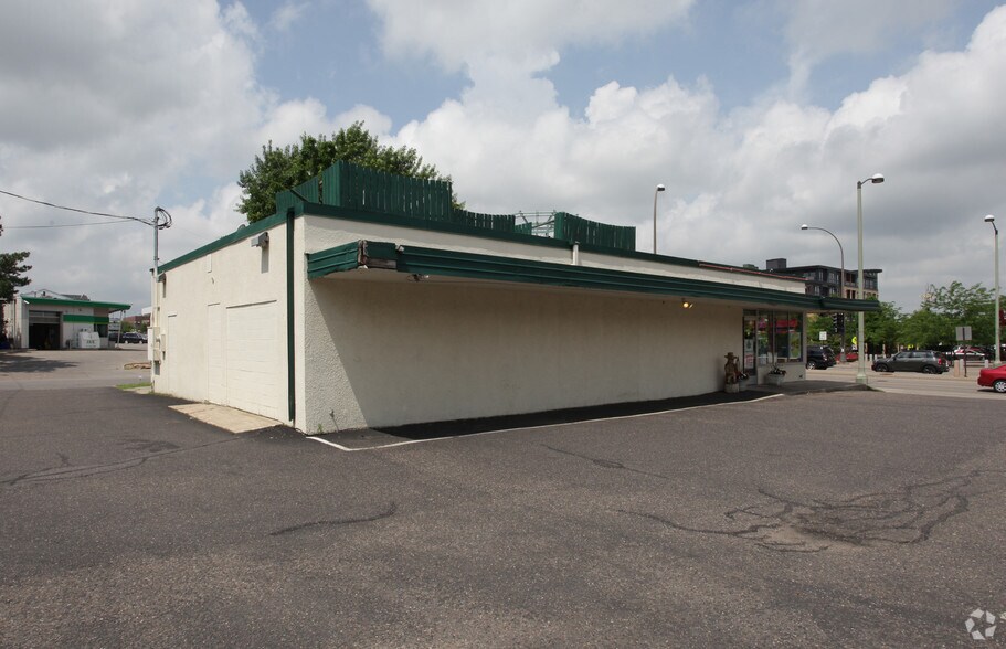 More Photos Of 4631 Excelsior Blvd, Saint Louis Park Freestanding For Sale