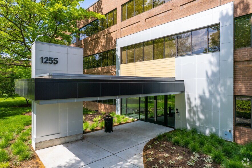 More Photos Of 1255 Drummers Ln, Wayne Unknown For Lease