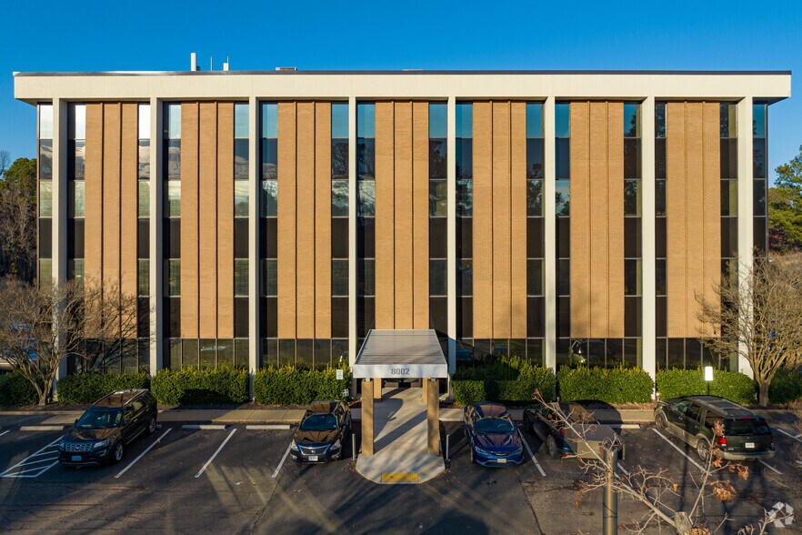 More Photos Of 8002 Discovery Dr, Richmond Medical For Lease