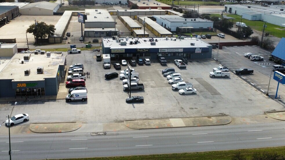 More Photos Of 1636 W Mockingbird Ln, Dallas Storefront Retail Office For Lease