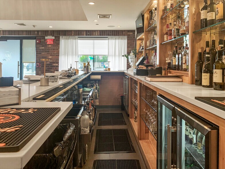 More Photos Of 2757 Long Beach Rd, Oceanside Storefront Retail Residential For Lease