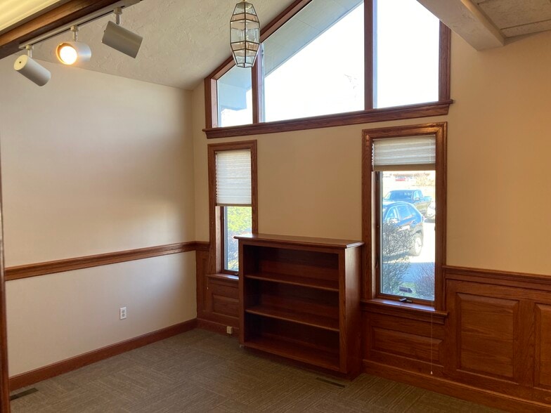 More Photos Of 200 Littleton Rd, Westford Office For Sale
