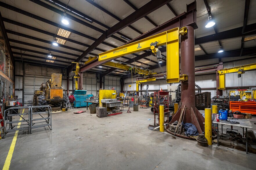 More Photos Of 4141 Katy Hockley Rd, Katy Warehouse For Lease