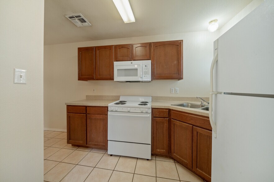 More Photos Of 414 Cupples Rd, San Antonio Apartments For Sale