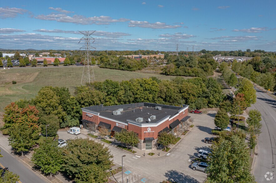 More Photos Of 880 Greenlea Blvd, Gallatin Freestanding For Lease