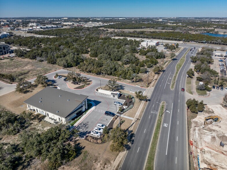 More Photos Of 901 N Vista Ridge Blvd, Cedar Park General Retail For Lease