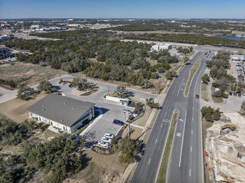 More Photos Of 901 N Vista Ridge Blvd, Cedar Park General Retail For Sale