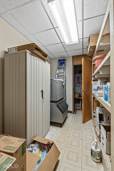 More Photos Of 523 Oxford Rd, Mansfield Office For Sale