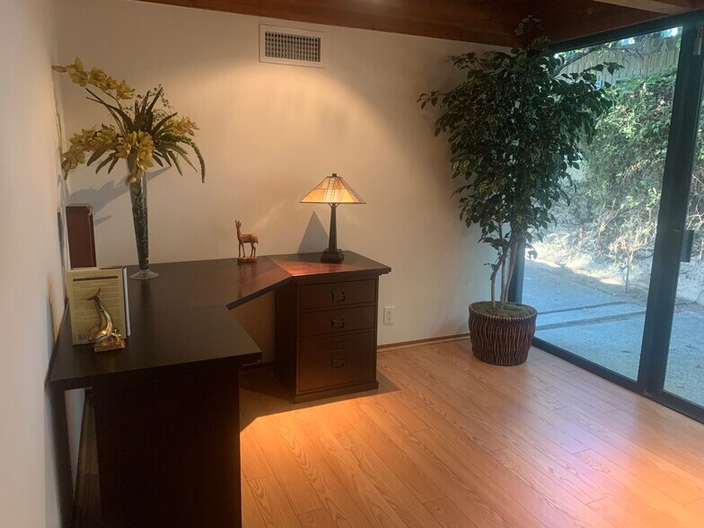 More Photos Of 479 S Marengo Ave, Pasadena Loft Creative Space For Lease