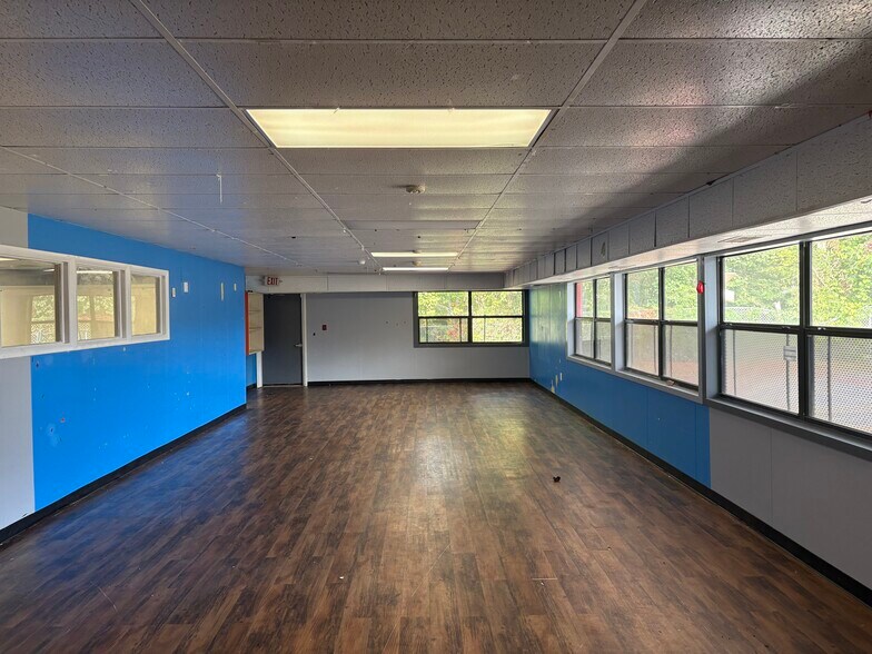 More Photos Of 14900 Cloverdale Rd, Dale City Daycare Center For Lease